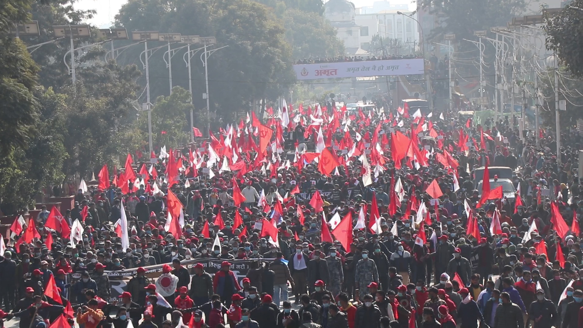 संसद विघटन विरुद्ध प्रचण्ड-नेपाल समूहको काठमाडौँमा शक्ति प्रदर्शन (फोटो फिचर)